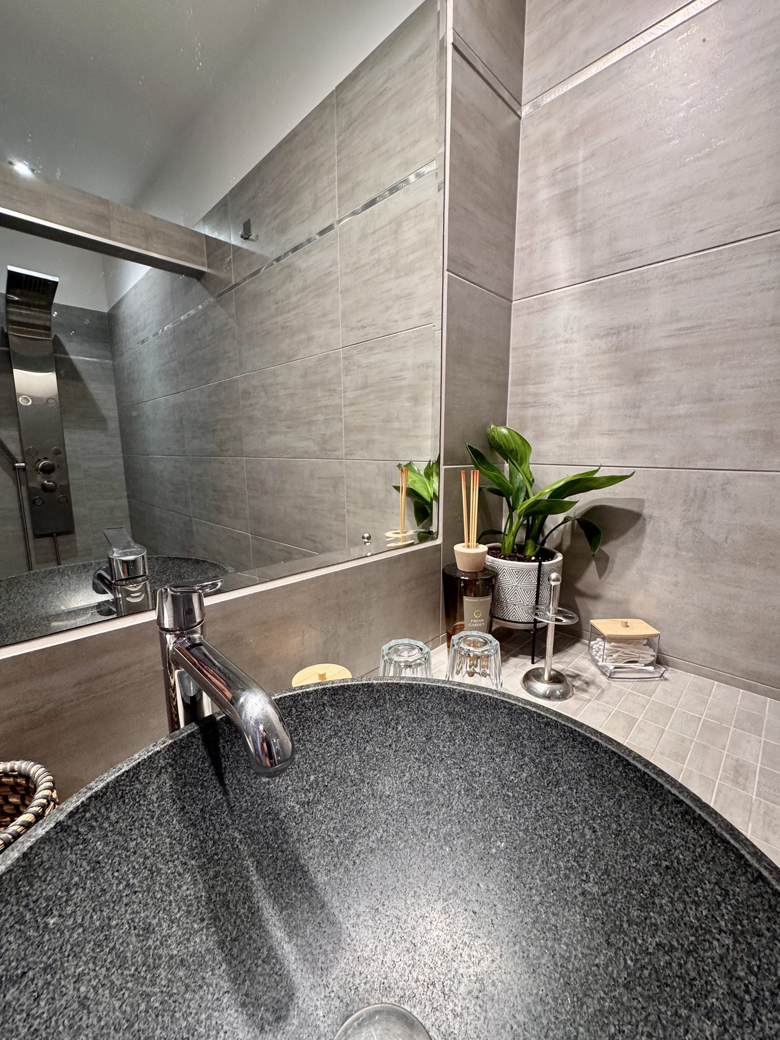 Suite Romarin, détail de la chambre